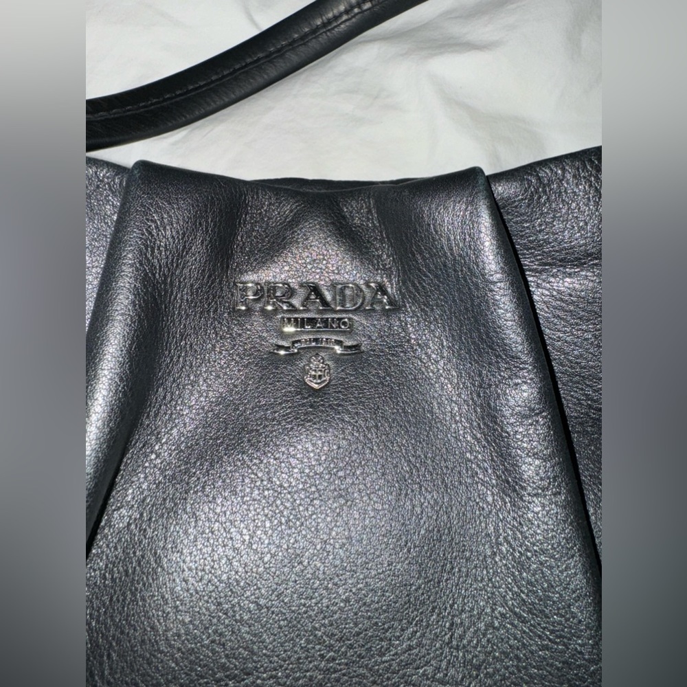 100 percent authentic Prada soft calf BR4687 hobo bag - Picture 2 of 14
